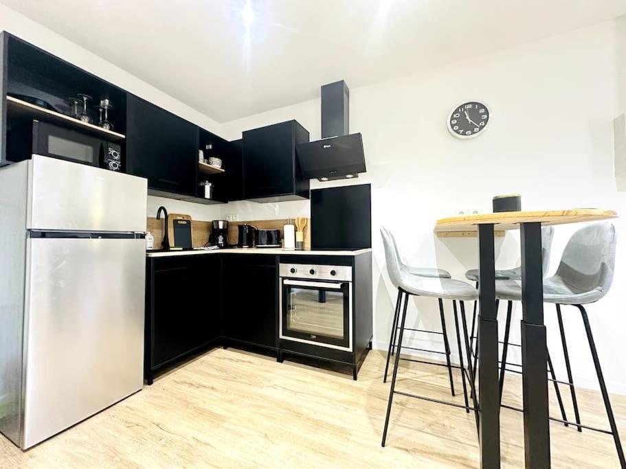 Jungle Appartement Avec Terrasse Laon Eksteriør billede