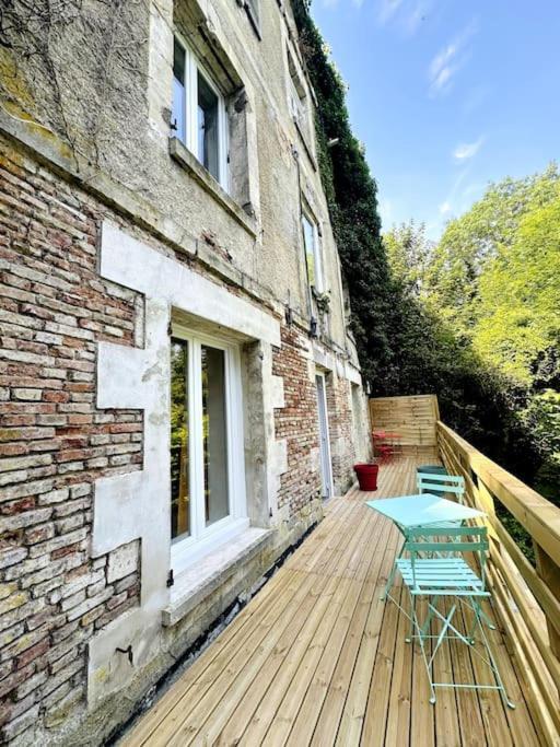 Jungle Appartement Avec Terrasse Laon Eksteriør billede